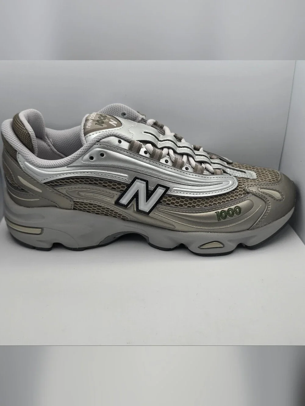 New Balance 1000 Metallic Silver Mesh Sneaker Mens 10 Womens 11.5